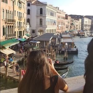 Meet your Posher, Maanely